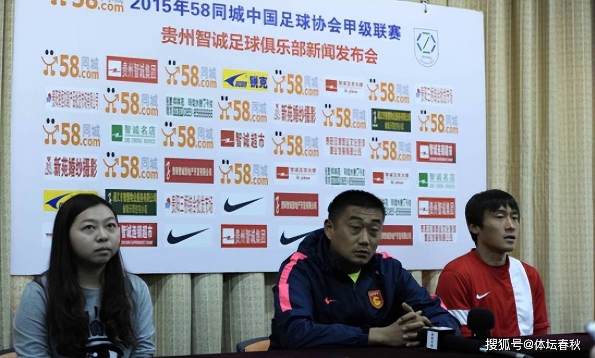 给小安洗完了脚，杨若晴把小安脱去外衣塞进了被子里，让他睡觉去了。
